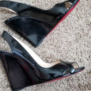 Sold!! Classic Louboutin wedges